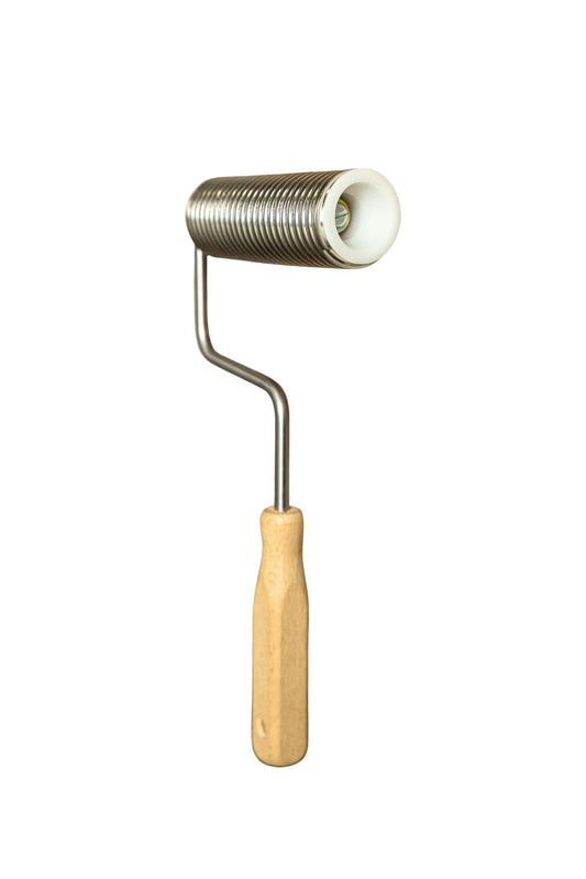 Wałek sprężynowy do laminowania – 130 mm x 40 mm, z drewnianą rączką